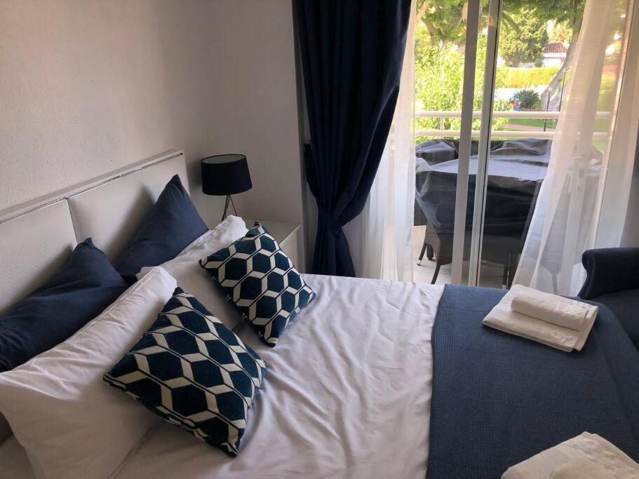 Apartamento Torremolinos 5 Personas + Parking + Piscina Todo El Ano Exterior photo